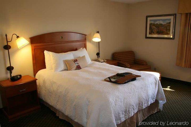 Hampton Inn Wichita-East Zimmer foto