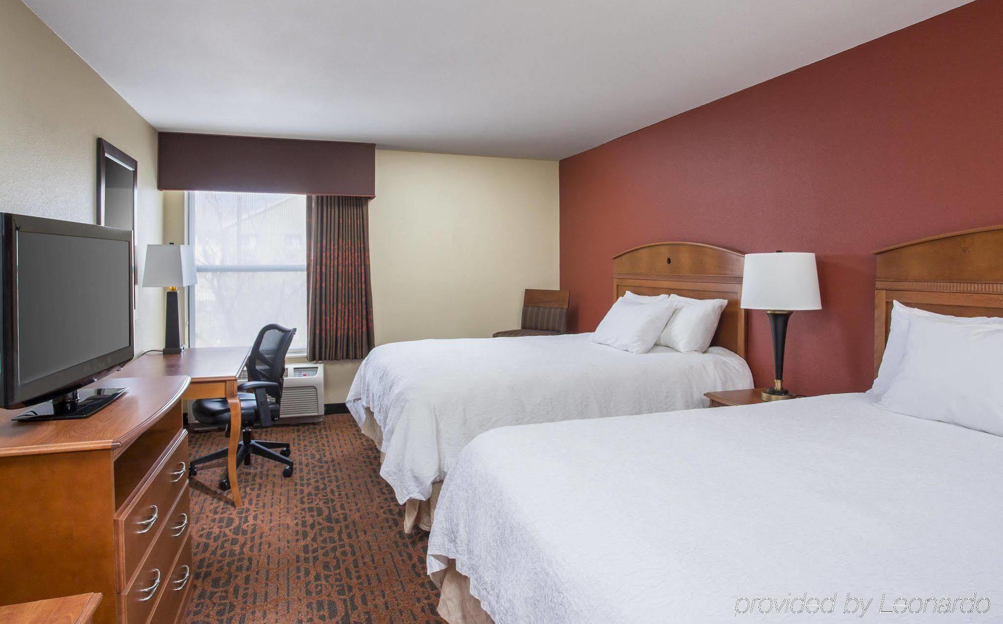 Hampton Inn Wichita-East Exterior foto